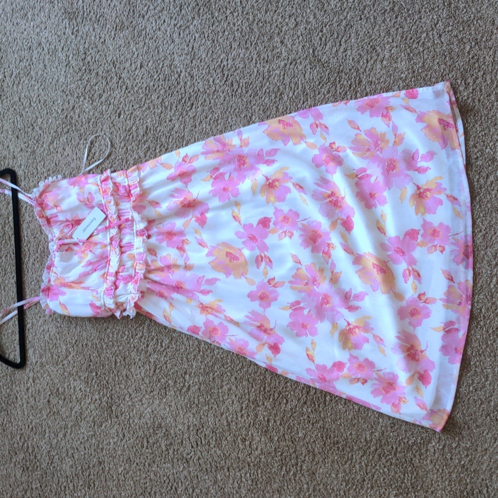 Pink and white floral dress XS Francesca's NWT